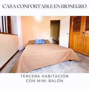 Pensión Casa Confortable En - A 10 Min Del Aeropuerto, Rionegro